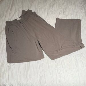 Abercrombie Beige Flowy Pants